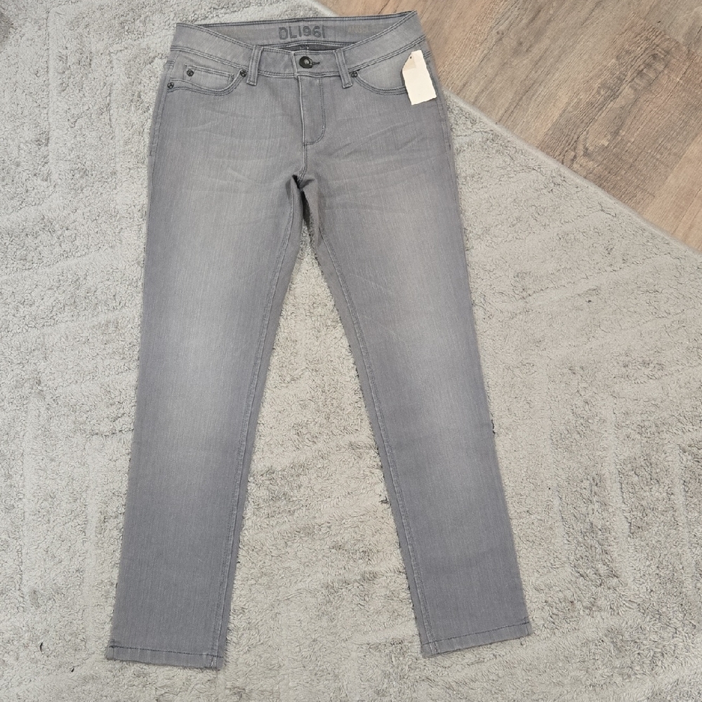 NWT! DL1961 GRAY ANKLE JEAN!